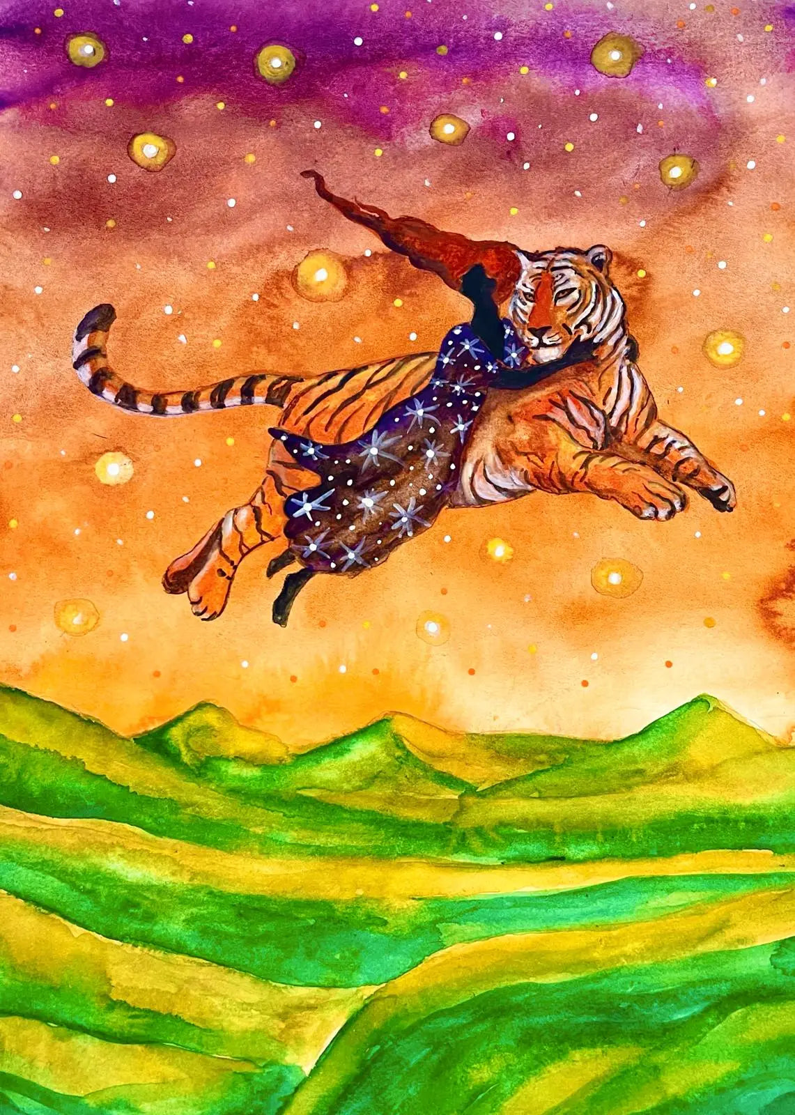 Quando il tutto scorre, seguilo di Pino Oliva. Acquerello con figura femminile e tigre in un cielo stellato.